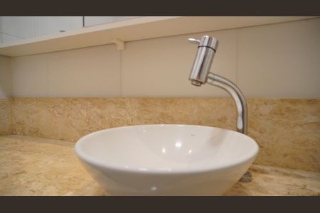 Apartamento à venda com 72m², 3 quartos e 1 vaga Apartamento à venda com 72m², 3 quartos e 1 vagaBanheiro 2