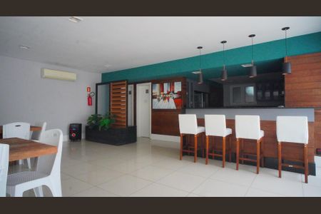 Apartamento à venda com 72m², 3 quartos e 1 vaga Apartamento à venda com 72m², 3 quartos e 1 vagaÁrea comum - Salão de festas