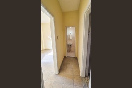 Corredor  de apartamento para alugar com 2 quartos, 60m² em Vila da Penha, Rio de Janeiro