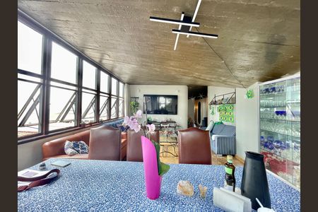 Apartamento para alugar com 182m², 3 quartos e 3 vagas