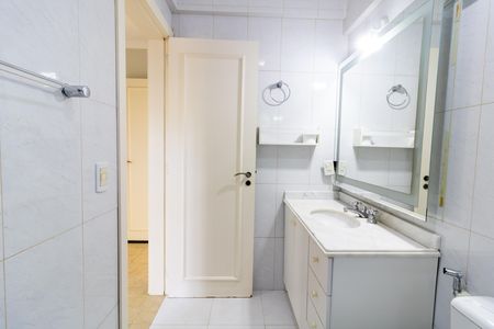 Apartamento para alugar com 104m², 2 quartos e 1 vaga Apartamento para alugar com 104m², 2 quartos e 1 vagaBanheiro da Suíte