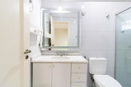 Apartamento para alugar com 104m², 2 quartos e 1 vaga Apartamento para alugar com 104m², 2 quartos e 1 vagaBanheiro da Suíte