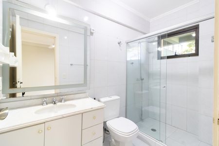 Apartamento para alugar com 104m², 2 quartos e 1 vaga Apartamento para alugar com 104m², 2 quartos e 1 vagaBanheiro da Suíte