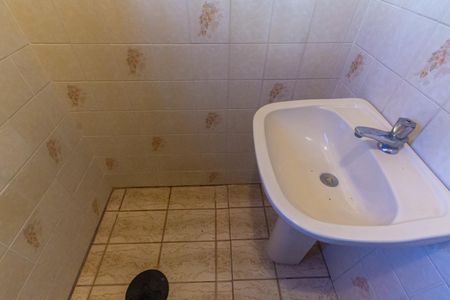 Banheiro do Quarto de Serviço de casa para alugar com 4 quartos, 170m² em Vila Moreira, São Paulo