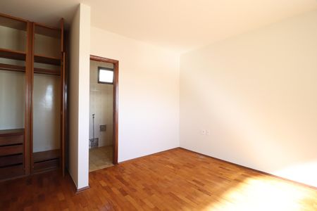 Apartamento para alugar com 121m², 3 quartos e 1 vagaSuíte