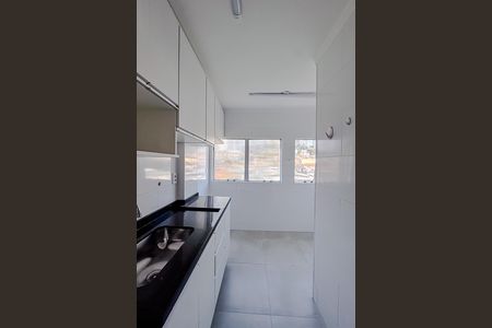 Apartamento para alugar com 72m², 2 quartos e 1 vaga Apartamento para alugar com 72m², 2 quartos e 1 vagaCozinha e Área de Serviço