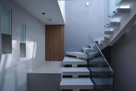 Casa de condomínio para alugar com 180m², 3 quartos e 1 vaga Casa de condomínio para alugar com 180m², 3 quartos e 1 vagaHALL ENTRE OS QUARTOS E PISO SUPERIOR