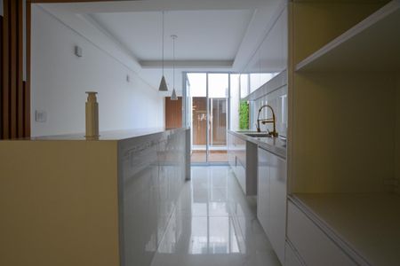 Casa de condomínio para alugar com 180m², 3 quartos e 1 vaga Casa de condomínio para alugar com 180m², 3 quartos e 1 vagaCOZINHA