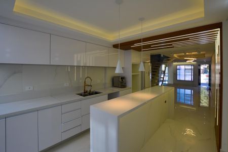 COZINHA de casa de condomínio para alugar com 3 quartos, 180m² em Jardim Trussardi, São Paulo