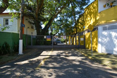 Casa de condomínio para alugar com 180m², 3 quartos e 1 vaga Casa de condomínio para alugar com 180m², 3 quartos e 1 vagaFACHADA DO CONDOMINIO
