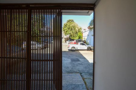 Casa de condomínio para alugar com 180m², 3 quartos e 1 vaga Casa de condomínio para alugar com 180m², 3 quartos e 1 vagaFRENTE