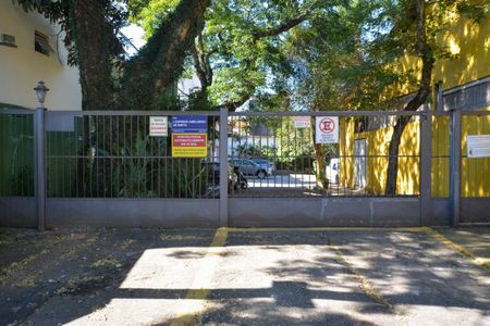 Casa de condomínio para alugar com 180m², 3 quartos e 1 vaga Casa de condomínio para alugar com 180m², 3 quartos e 1 vagaFACHADA DO CONDOMINIO