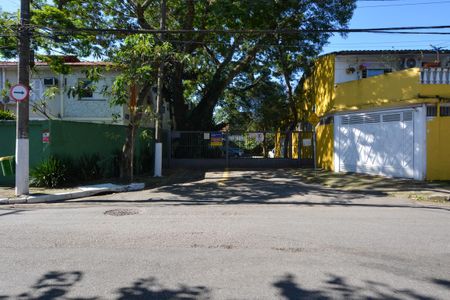 Casa de condomínio para alugar com 180m², 3 quartos e 1 vaga Casa de condomínio para alugar com 180m², 3 quartos e 1 vagaFACHADA DO CONDOMINIO