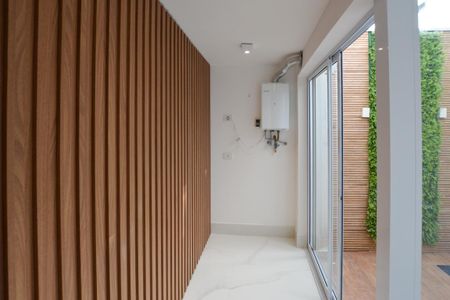 Casa de condomínio para alugar com 180m², 3 quartos e 1 vaga Casa de condomínio para alugar com 180m², 3 quartos e 1 vagaPORTAS CAMUFLADAS - LAVABO E AREA DE SERVIÇO