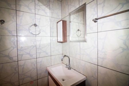 Banheiro de apartamento para alugar com 2 quartos, 48m² em Chácara Santana, São Paulo