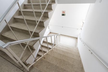 Apartamento para alugar com 60m², 1 quarto e 1 vaga Apartamento para alugar com 60m², 1 quarto e 1 vagaEscadas