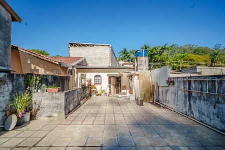 Casa à venda com 105m², 3 quartos e 3 vagas Casa à venda com 105m², 3 quartos e 3 vagasCasa 2- Varanda