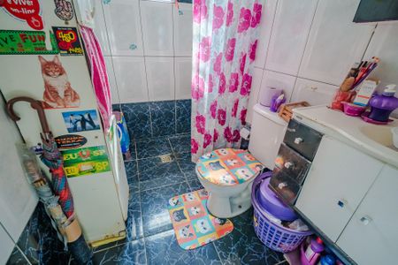 Casa à venda com 105m², 3 quartos e 3 vagas Casa à venda com 105m², 3 quartos e 3 vagasCasa 2 - Banheiro