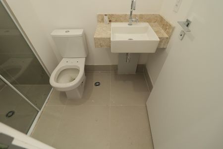 Banheiro de kitnet/studio para alugar com 1 quarto, 30m² em Paraíso, São Paulo