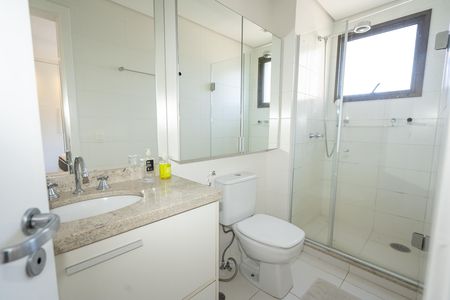 Apartamento à venda com 123m², 3 quartos e 2 vagas Apartamento à venda com 123m², 3 quartos e 2 vagasBanheiro da Suíte