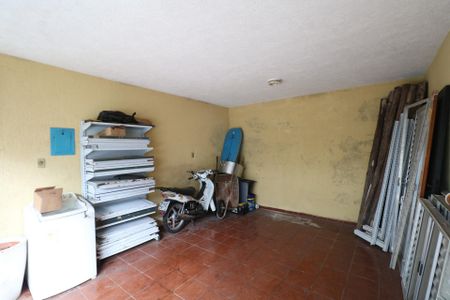 Garagem de casa à venda com 2 quartos, 220m² em Jardim Santa Terezinha (zona Sul), Diadema