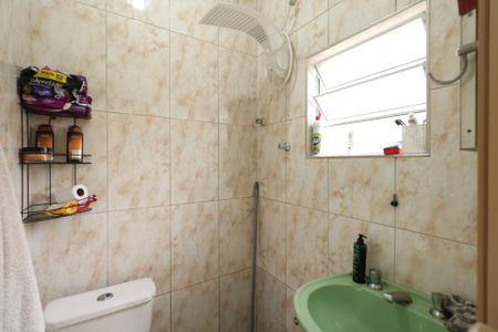 Banheiro 1 de casa à venda com 2 quartos, 220m² em Jardim Santa Terezinha (zona Sul), Diadema