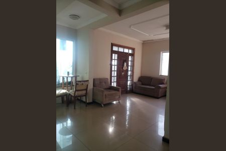 Casa à venda com 5 quartos, 200m² em Trevo, Belo Horizonte