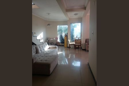 Casa à venda com 5 quartos, 200m² em Trevo, Belo Horizonte