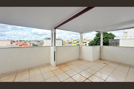 Apartamento à venda com 2 quartos, 100m² em Heliópolis, Belo Horizonte