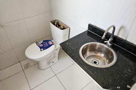 Casa para alugar com 72m², 2 quartos e 1 vaga Casa para alugar com 72m², 2 quartos e 1 vagaBanheiro do Quarto 1