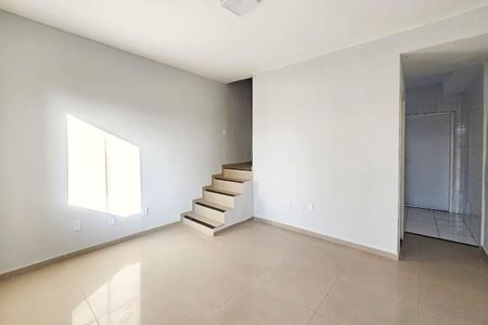 Casa para alugar com 72m², 2 quartos e 1 vaga Casa para alugar com 72m², 2 quartos e 1 vagaSala