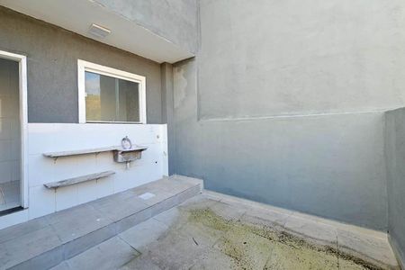 Casa para alugar com 72m², 2 quartos e 1 vaga Casa para alugar com 72m², 2 quartos e 1 vagaÁrea de Serviço