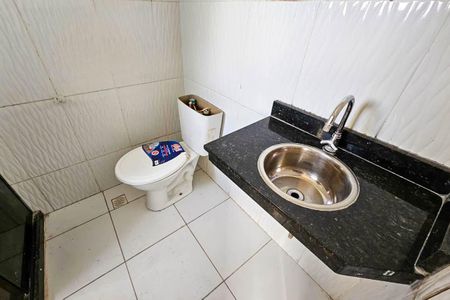 Casa para alugar com 72m², 2 quartos e 1 vaga Casa para alugar com 72m², 2 quartos e 1 vagaBanheiro do Quarto 1