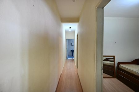 Corredor  de casa para alugar com 3 quartos, 220m² em Jardim Maria Rosa, Taboão da Serra
