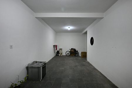 Garagem de casa para alugar com 3 quartos, 220m² em Jardim Maria Rosa, Taboão da Serra
