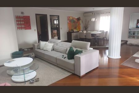 Casa à venda com 6 quartos, 500m² em Jardim Sao Bento, São Paulo