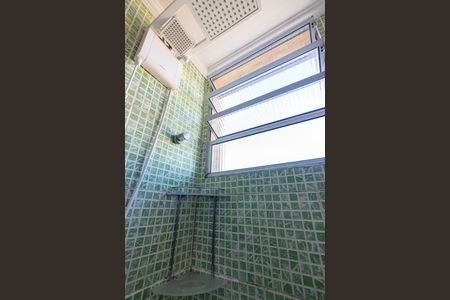 Banheiro de apartamento para alugar com 2 quartos, 59m² em Piratininga, Osasco