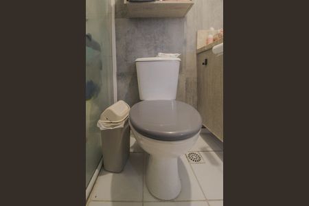 Apartamento para alugar com 47m², 2 quartos e 1 vaga Apartamento para alugar com 47m², 2 quartos e 1 vagaBanheiro