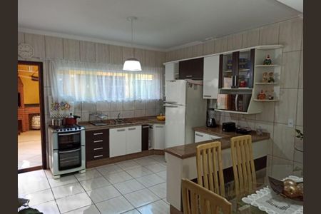 Casa à venda com 2 quartos, 180m² em Jardim Satelite, São Paulo