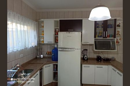 Casa à venda com 2 quartos, 180m² em Jardim Satelite, São Paulo