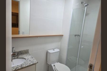 Banheiro de apartamento para alugar com 2 quartos, 54m² em Presidente Altino, Osasco