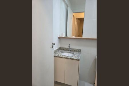Banheiro de apartamento para alugar com 2 quartos, 54m² em Presidente Altino, Osasco