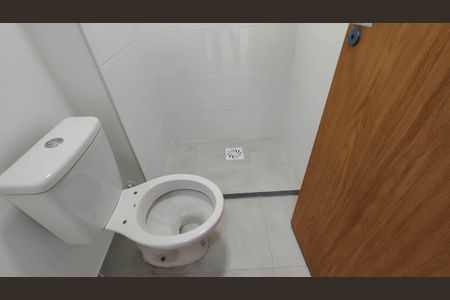 Banheiro de apartamento para alugar com 2 quartos, 34m² em Lageado, Ferraz de Vasconcelos