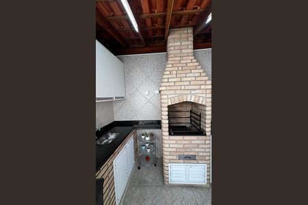 Casa à venda com 150m², 3 quartos e 2 vagas Casa à venda com 150m², 3 quartos e 2 vagasQuintal - Area de Serviço