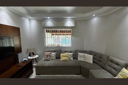 Casa à venda com 150m², 3 quartos e 2 vagas Casa à venda com 150m², 3 quartos e 2 vagasSala