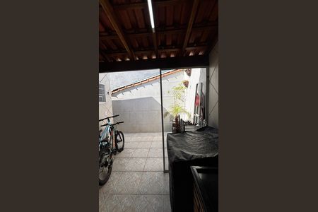 Casa à venda com 150m², 3 quartos e 2 vagas Casa à venda com 150m², 3 quartos e 2 vagasQuintal - Area de Serviço