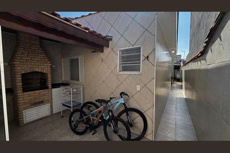 Casa à venda com 150m², 3 quartos e 2 vagas Casa à venda com 150m², 3 quartos e 2 vagasQuintal