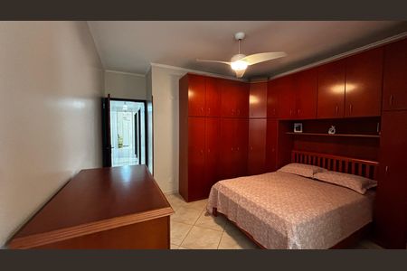Casa à venda com 150m², 3 quartos e 2 vagas Casa à venda com 150m², 3 quartos e 2 vagasSuite