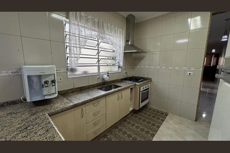 Casa à venda com 150m², 3 quartos e 2 vagas Casa à venda com 150m², 3 quartos e 2 vagasCozinha