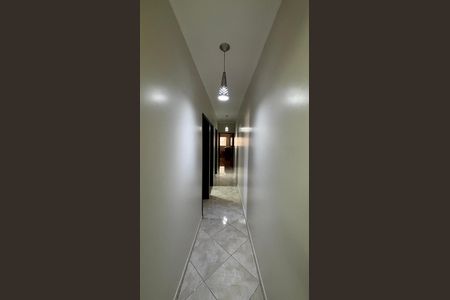 Casa à venda com 150m², 3 quartos e 2 vagas Casa à venda com 150m², 3 quartos e 2 vagasCorredor
